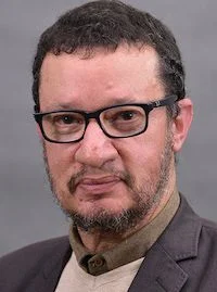 وزارة خارجة عن القانون؟!￼