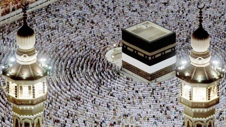 الحجاج يقضون يوم التروية في مشعر منى