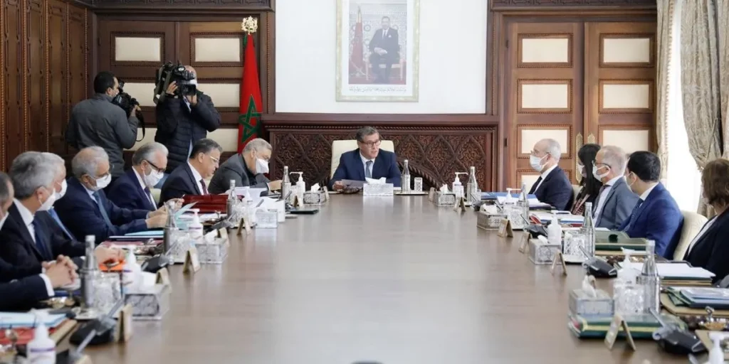 الحكومة تحبط توقعات المتشائمين ومستقبل مغربي زاهر في الأفق..