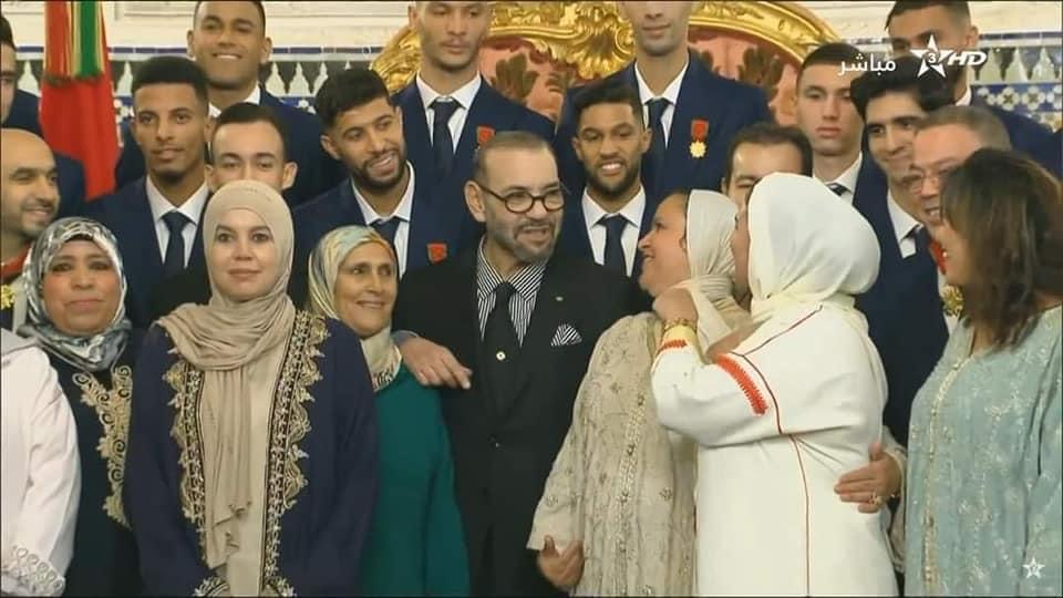 الملك يستقبل أسود الاطلس بقصر الرباط