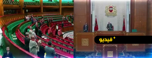 الرئيس لا يحفظ كلمات النشيد الوطني ويغنيها على الهواء مباشرة