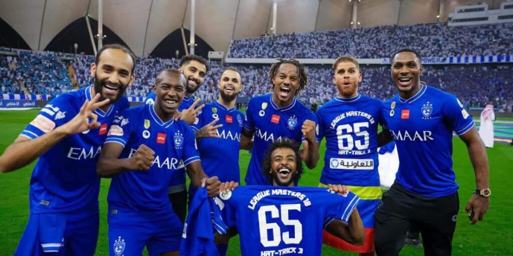 مكافآت “بالجملة” للاعبي الهلال بعد التأهل إلى النهائي