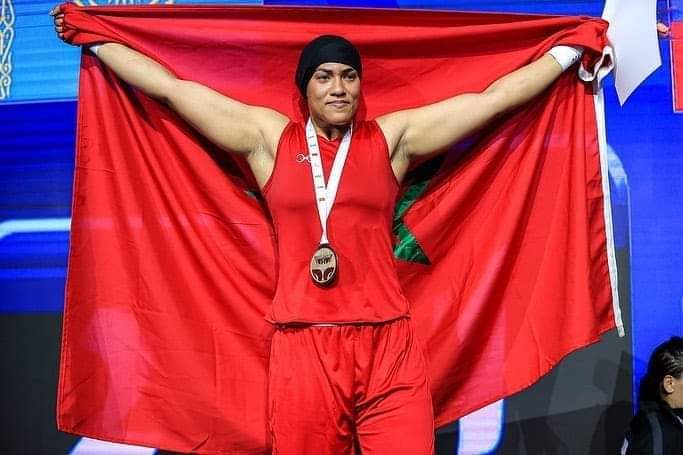 الملك يهنئ البطلة العالمية خديجة المرضي