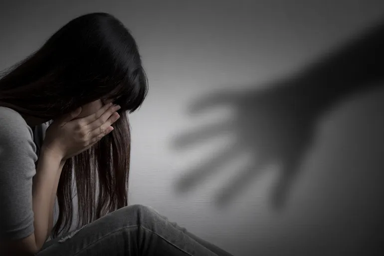 هذه تفاصيل حكم قضائي ضد متهم بالاغتصاب والجمعية تصفه بالمخفّف