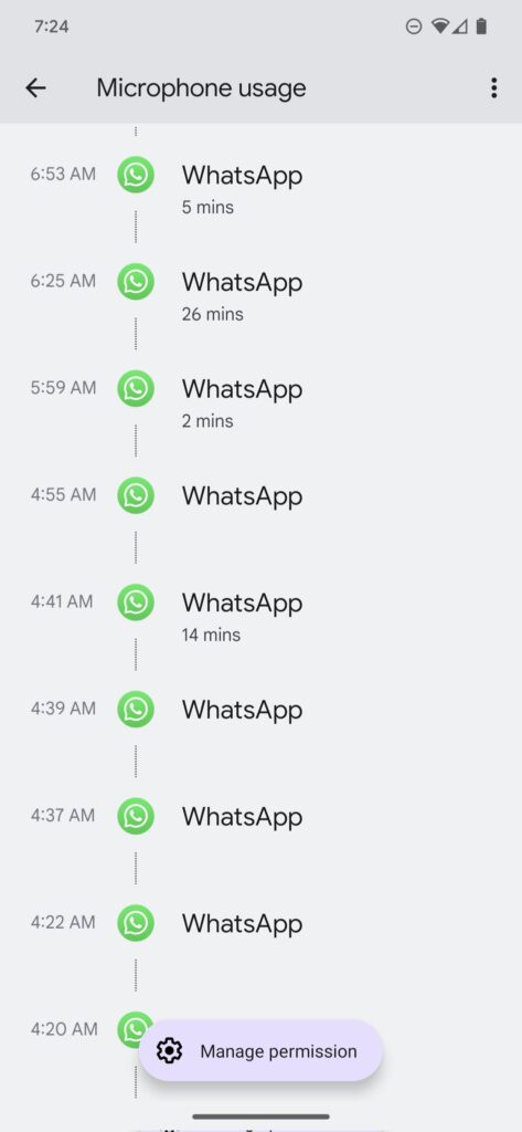 “واتساب” يشغل الميكروفون تلقائيا